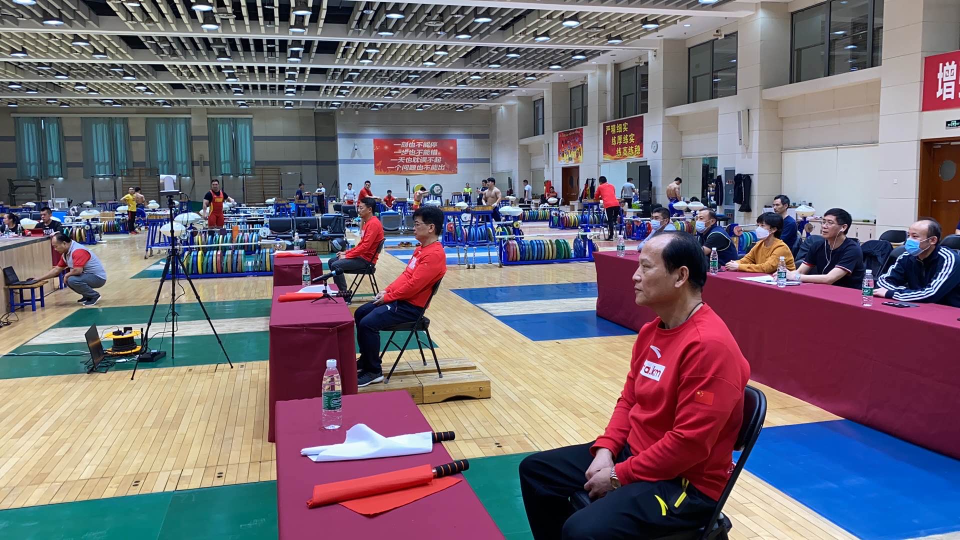 卫冕冠军备战新征程，磨刀霍霍等待对手的简单介绍